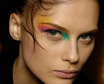 Make up eyeshadow ideas in orange red and green