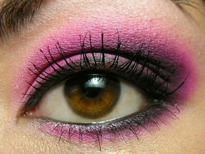 hot pink make up style