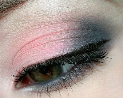 soft pink grey spring makeup